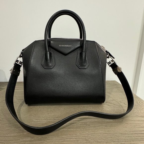 GIVENCHY Black Small Sugar Antigona Bag - Picture 8 of 14